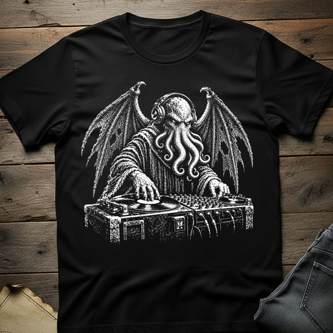 Dj Cthulhu  T-Shirt