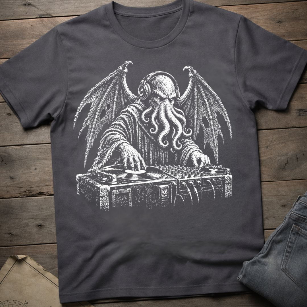 Dj Cthulhu  T-Shirt
