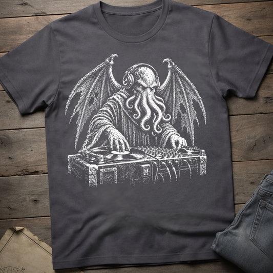 Dj Cthulhu  T-Shirt